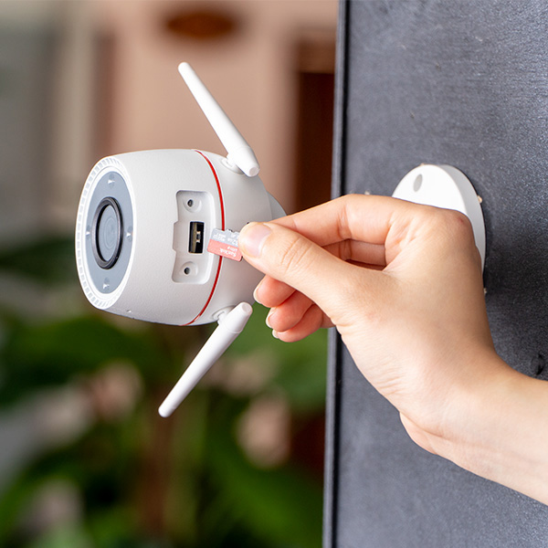 Camera Ezviz H3c 3mp – Full color có còi hú báo động