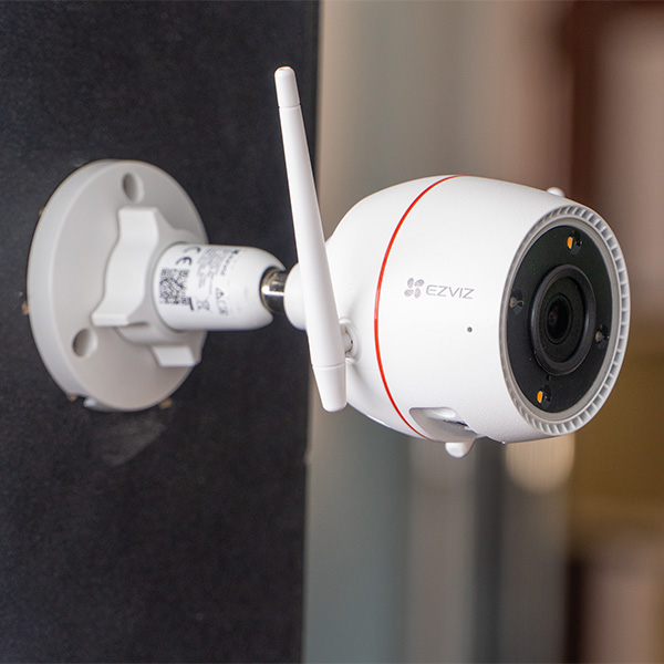 Camera Ezviz H3c 3mp – Full color có còi hú báo động